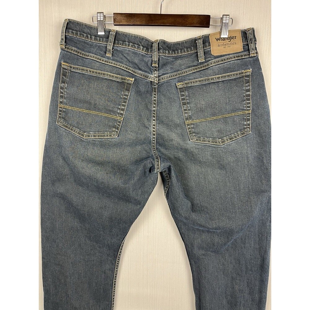 Wrangler Authentics Mens 38x30 Dark Wash Jeans Stretch Denim Workwear - Picture 5 of 13